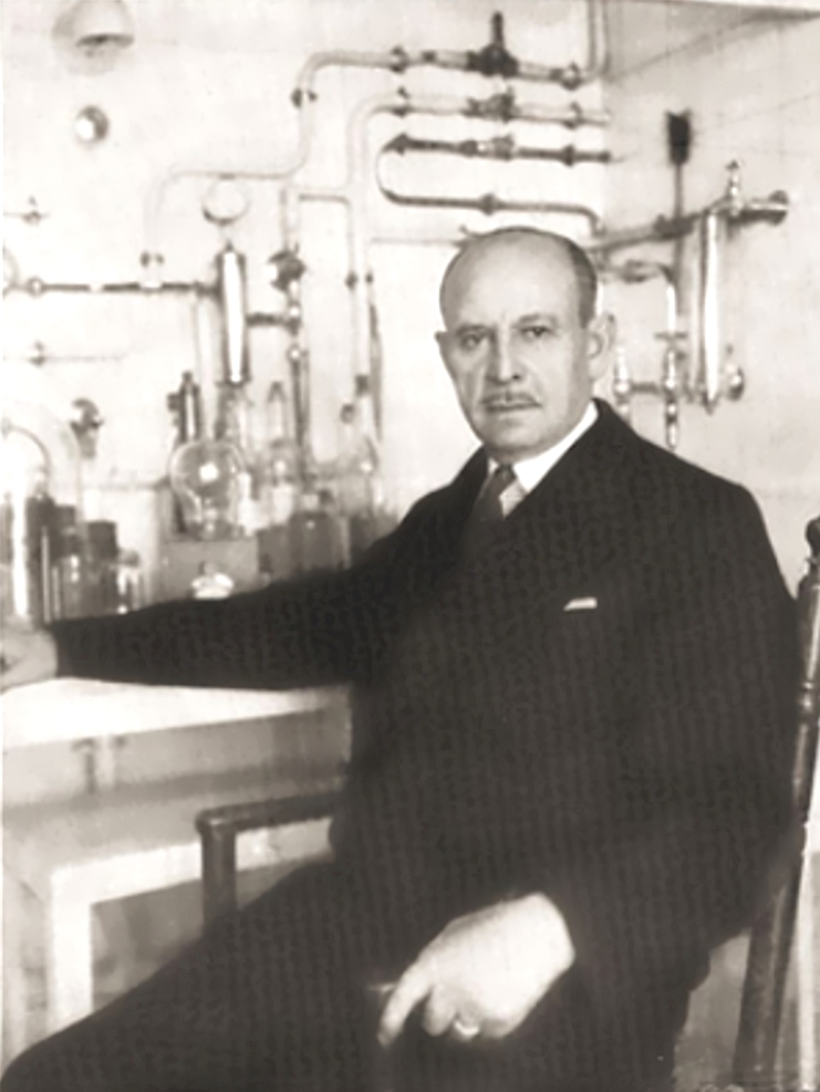 Georges Lakhovsky - in lab